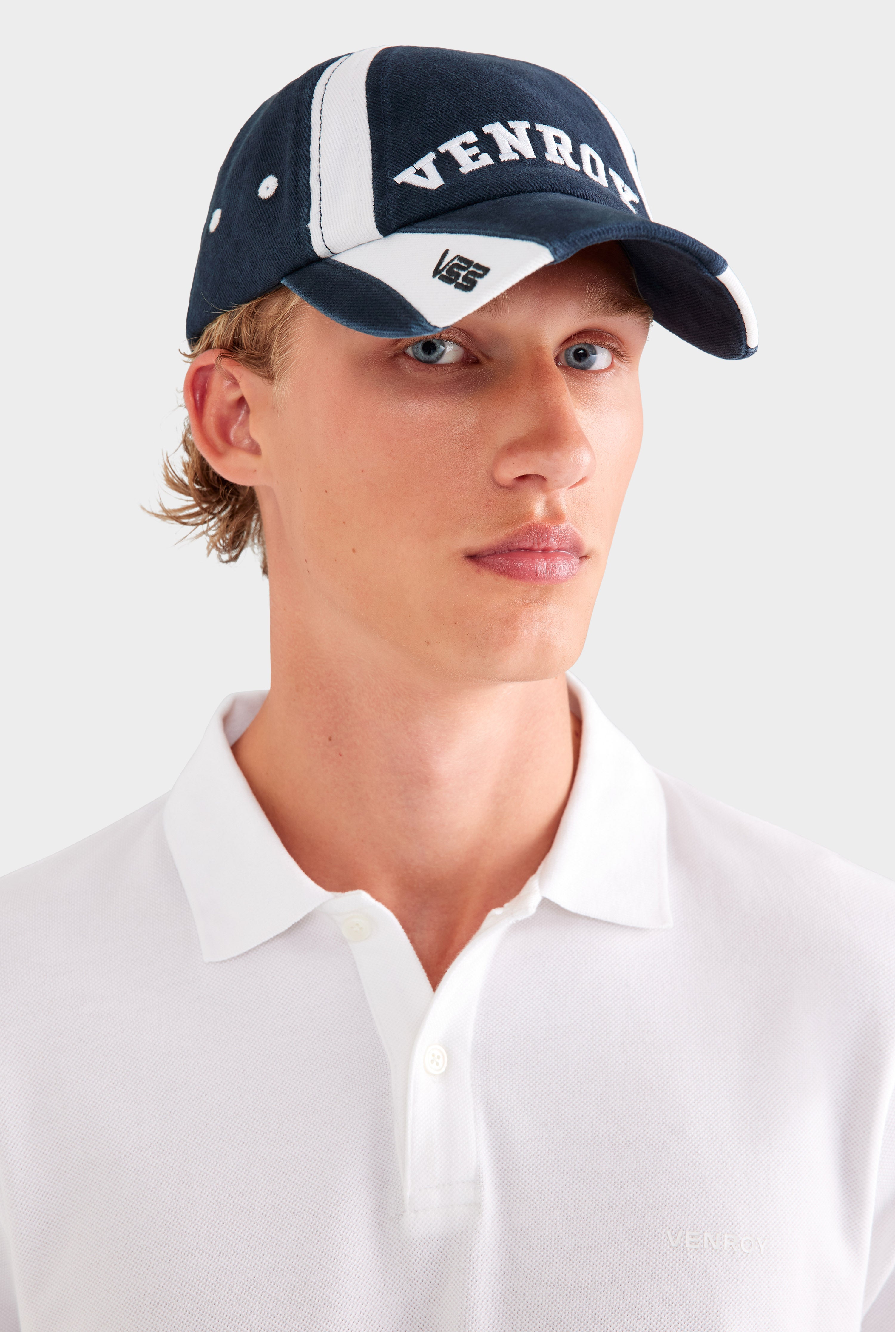 Venroy Panelled Twill Cap - Washed Black