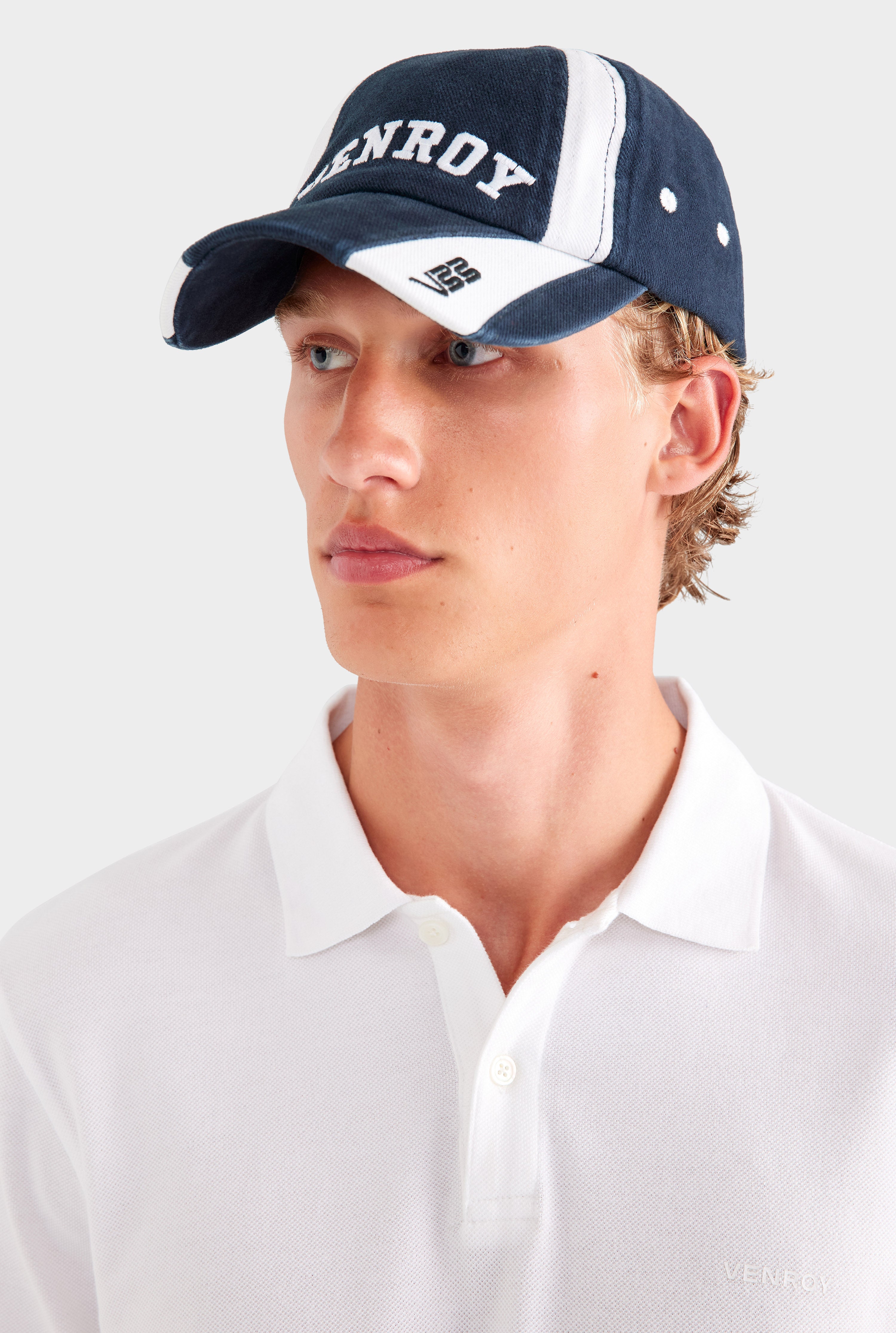 Venroy Panelled Twill Cap - Washed Black