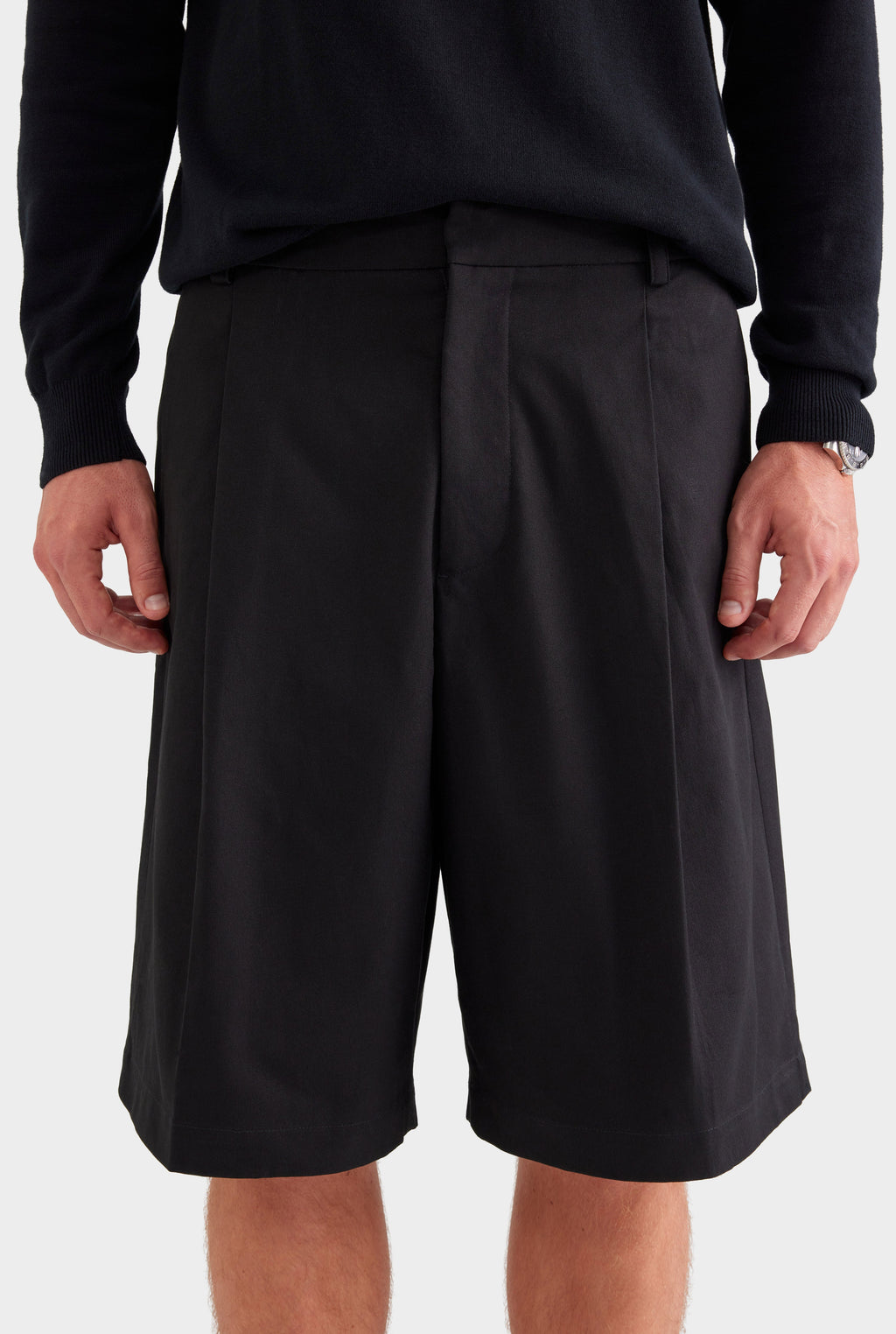 Cotton Canvas Pleated Bermuda Short - Black