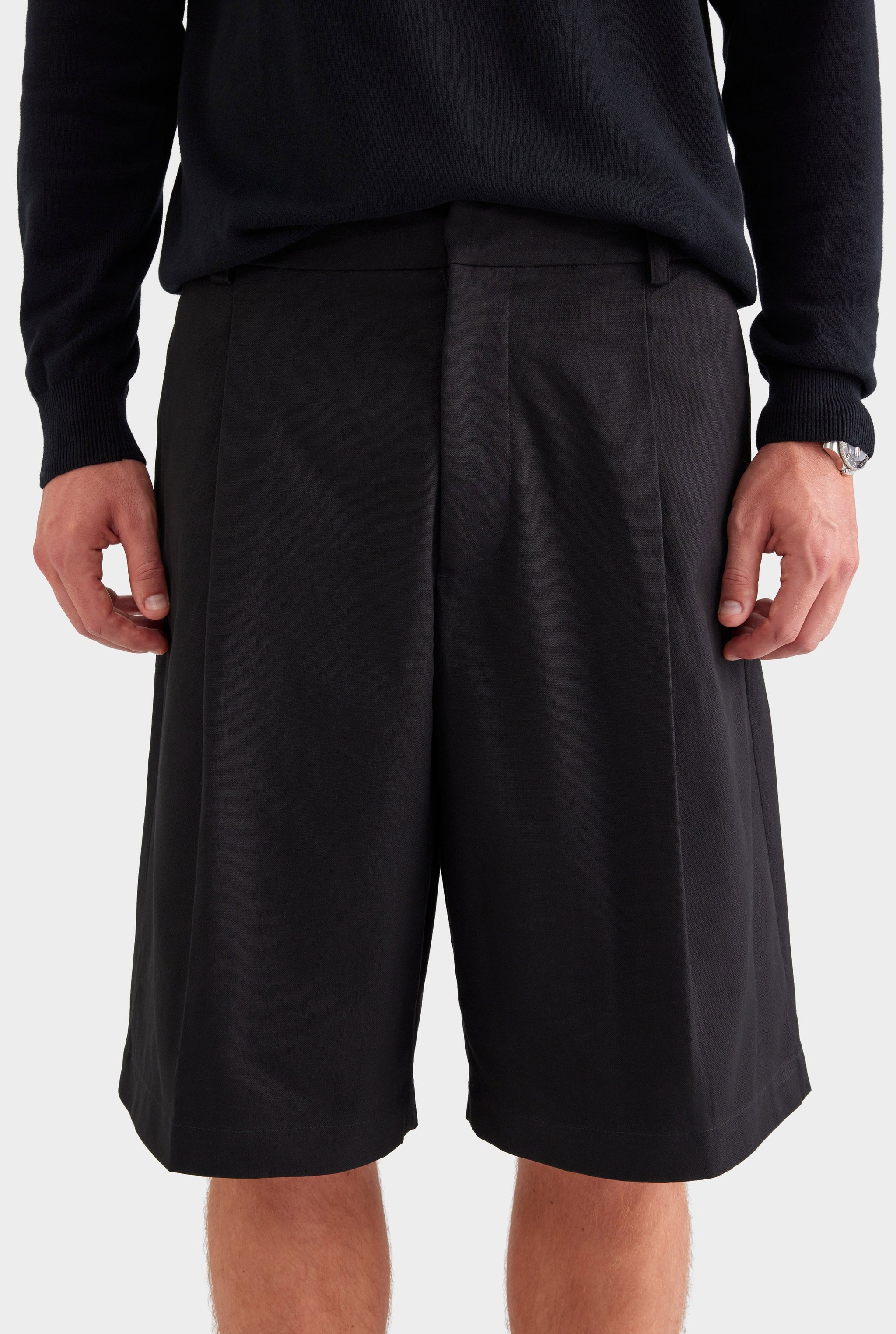 Cotton Canvas Pleated Bermuda Short - Black