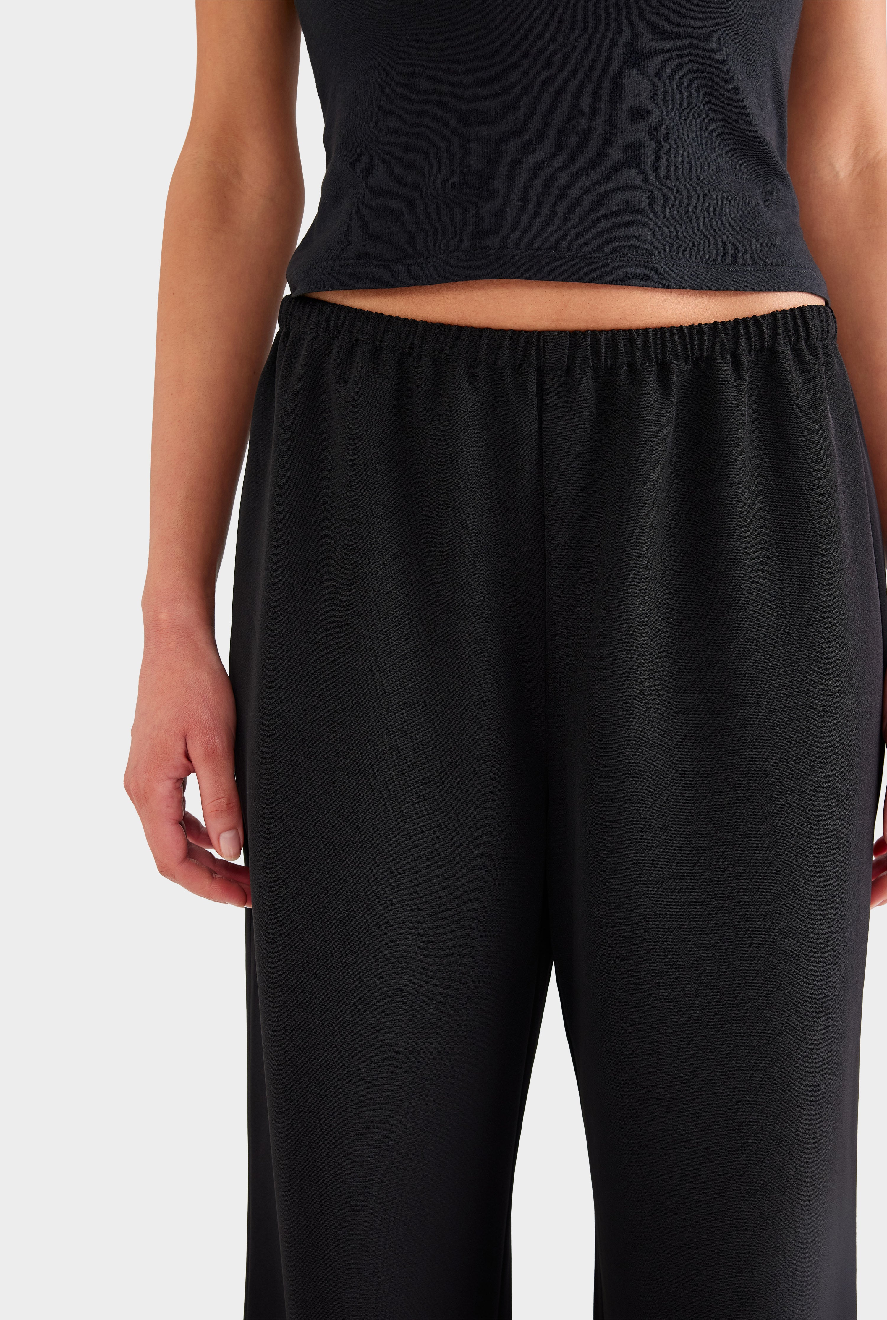 Crepe Elastic Waist Pant - Black