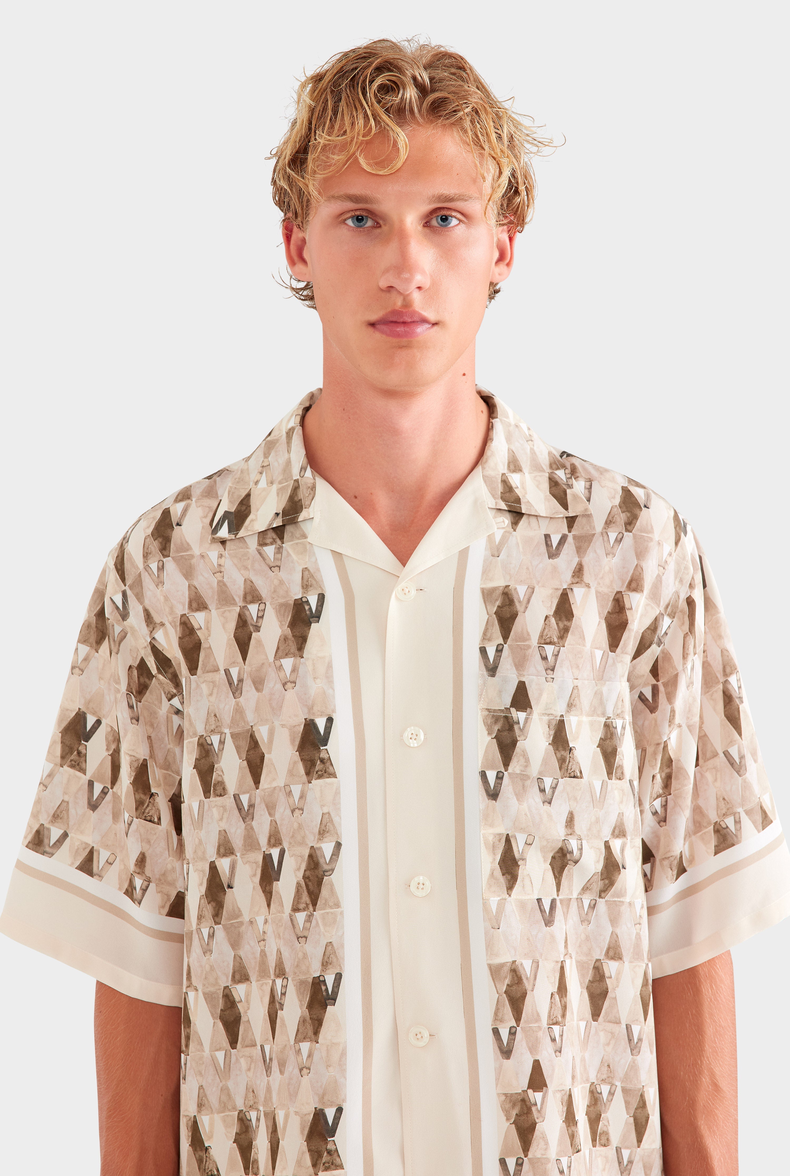 Oversized Silk Short Sleeve Shirt - Beige Painted V Monogram