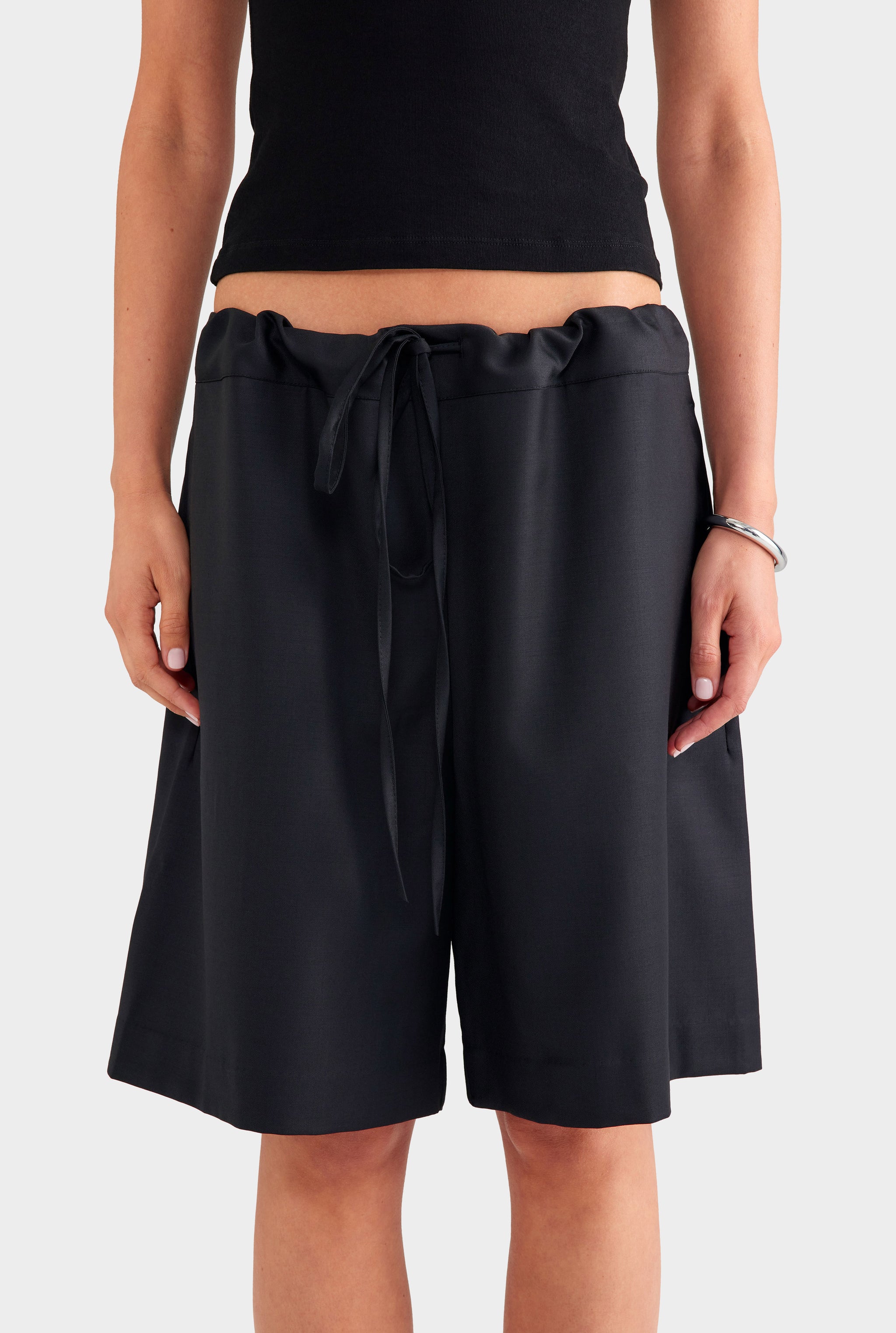 Drawstring Wool Bermuda Short - Black
