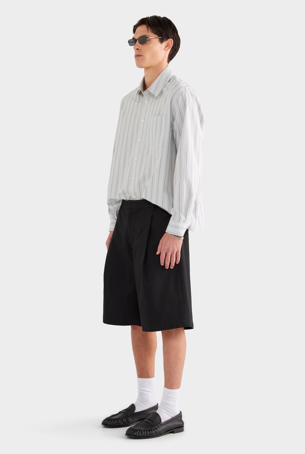 Cotton Canvas Pleated Bermuda Short - Black