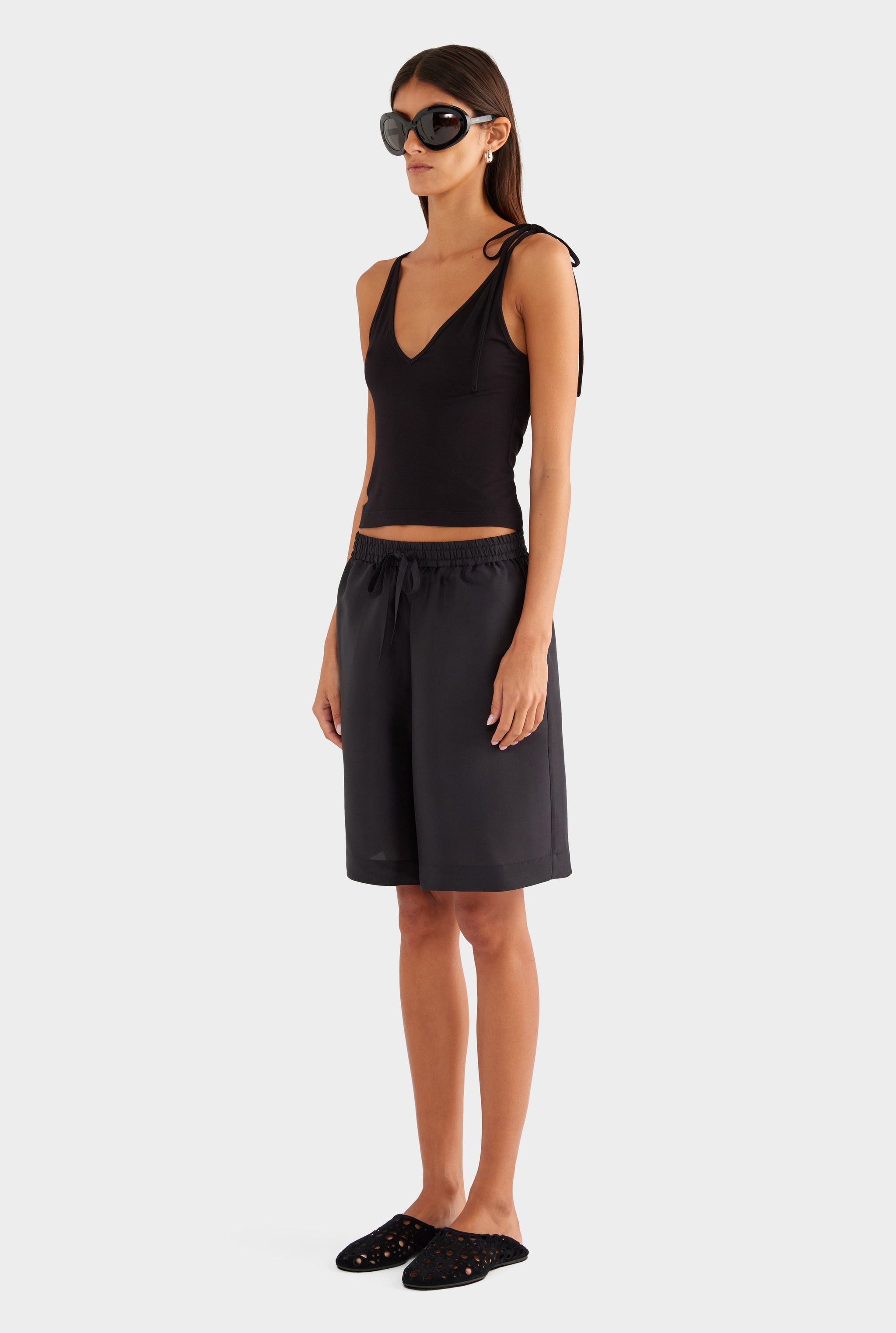 Silk Slub Bermuda Short - Black