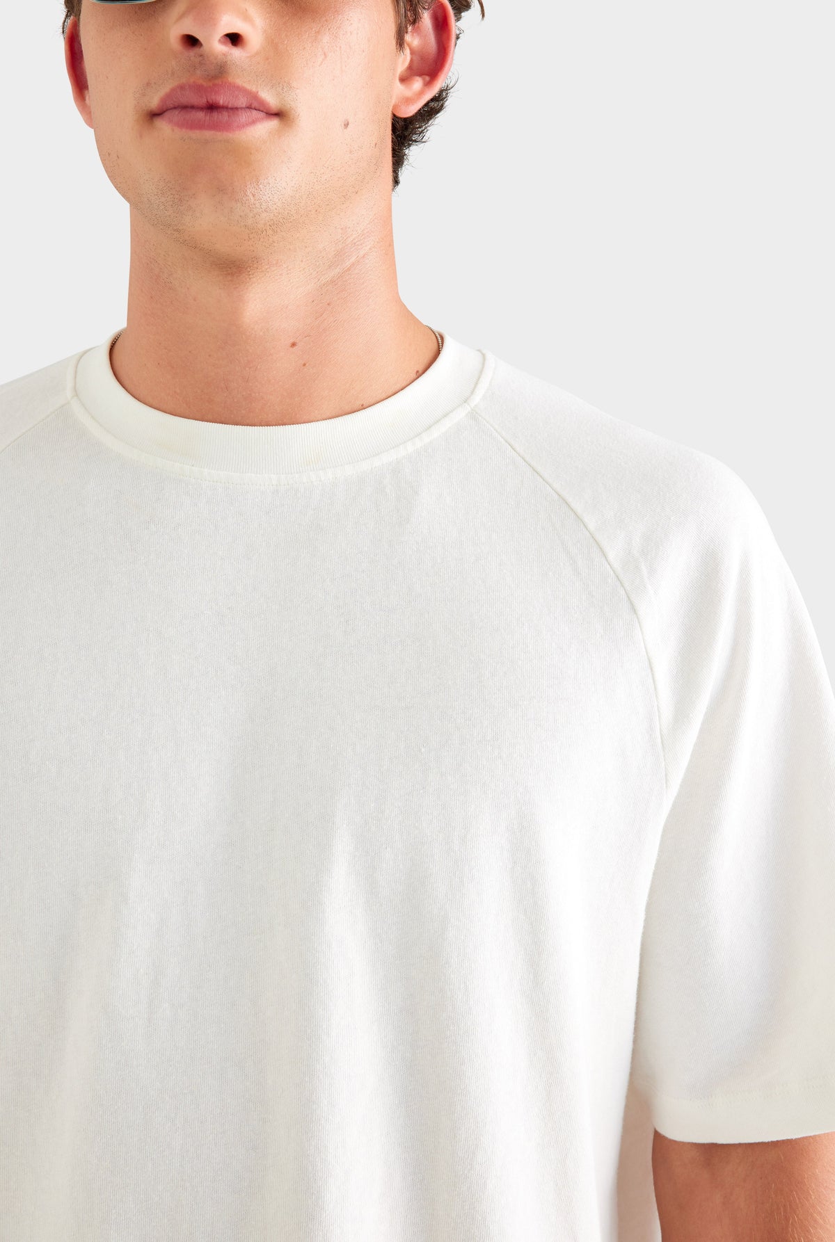 Oversized Raglan T Shirt - White [[AU_MEDIA:gid://shopify/MediaImage/27759701622871]]