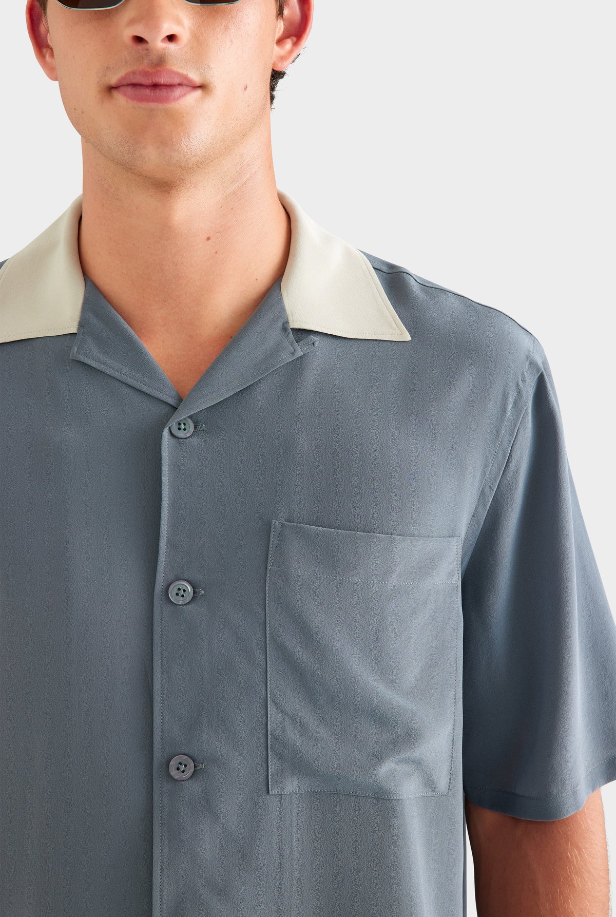 Short Sleeve Silk Camp Collar Shirt - Navy/Stone [[AU_MEDIA:gid://shopify/MediaImage/27759734489175]]