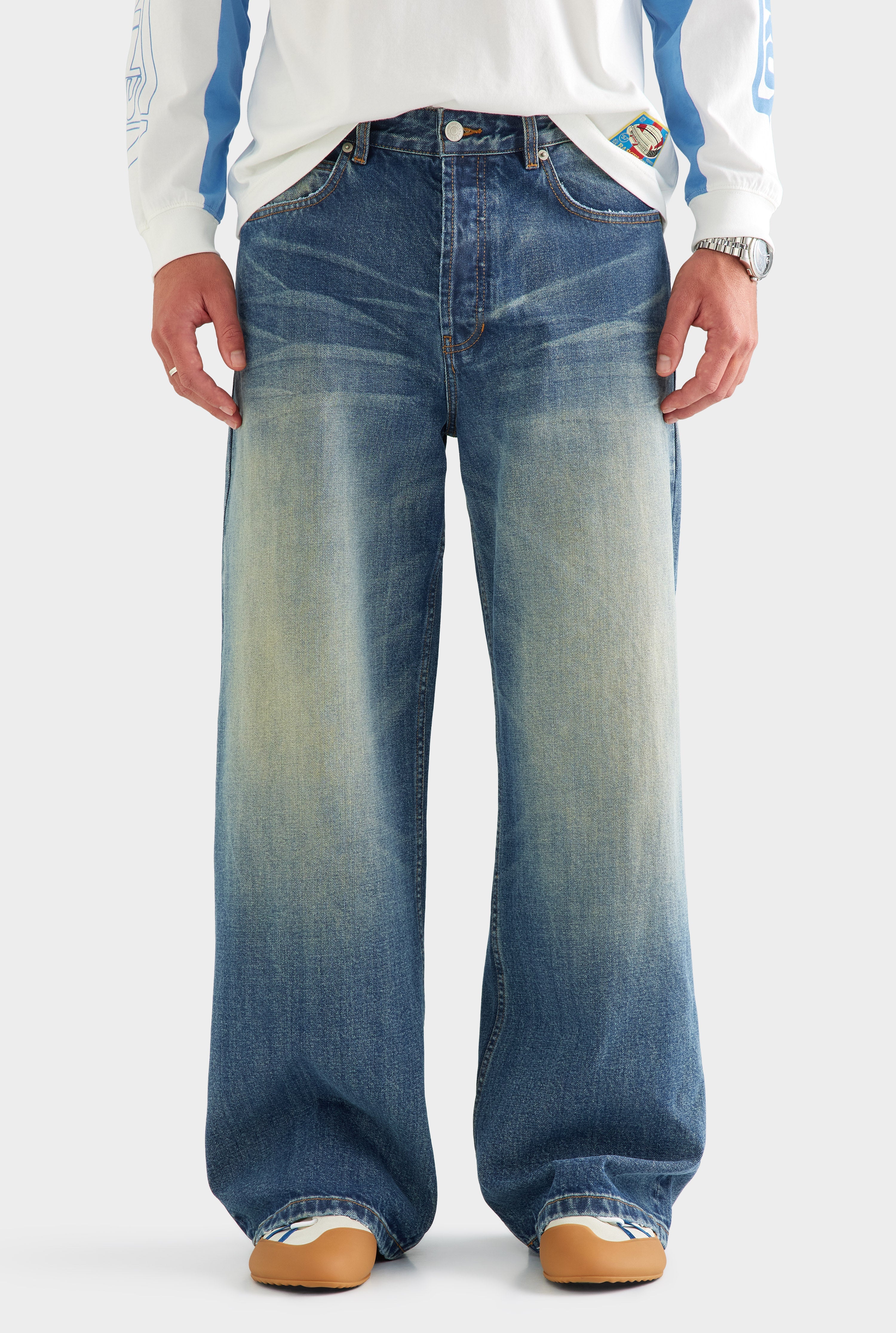 Baggy Denim Jean - Super Vintage Blue [[AU_MEDIA:gid://shopify/MediaImage/27759822405719]]