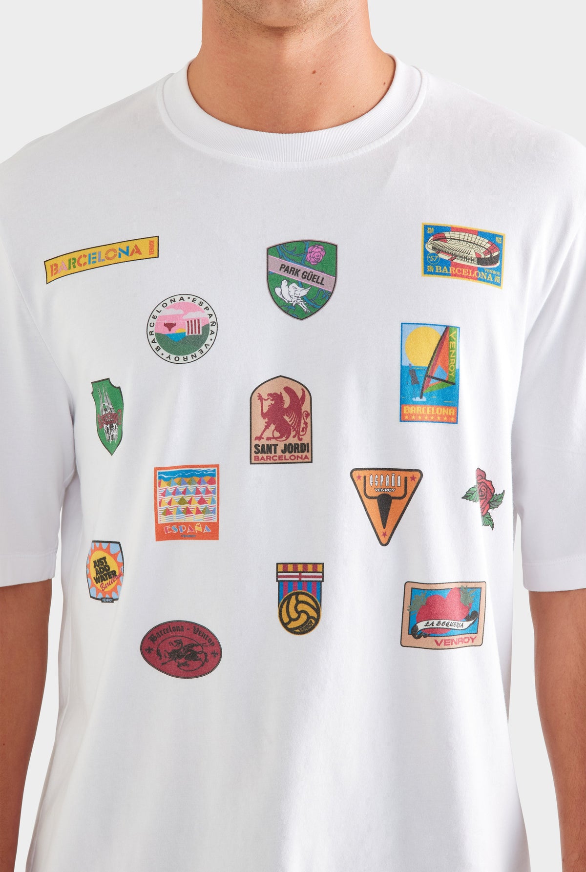 Oversized T-Shirt - White/Travel Stickers [[AU_MEDIA:gid://shopify/MediaImage/27955553566807]]