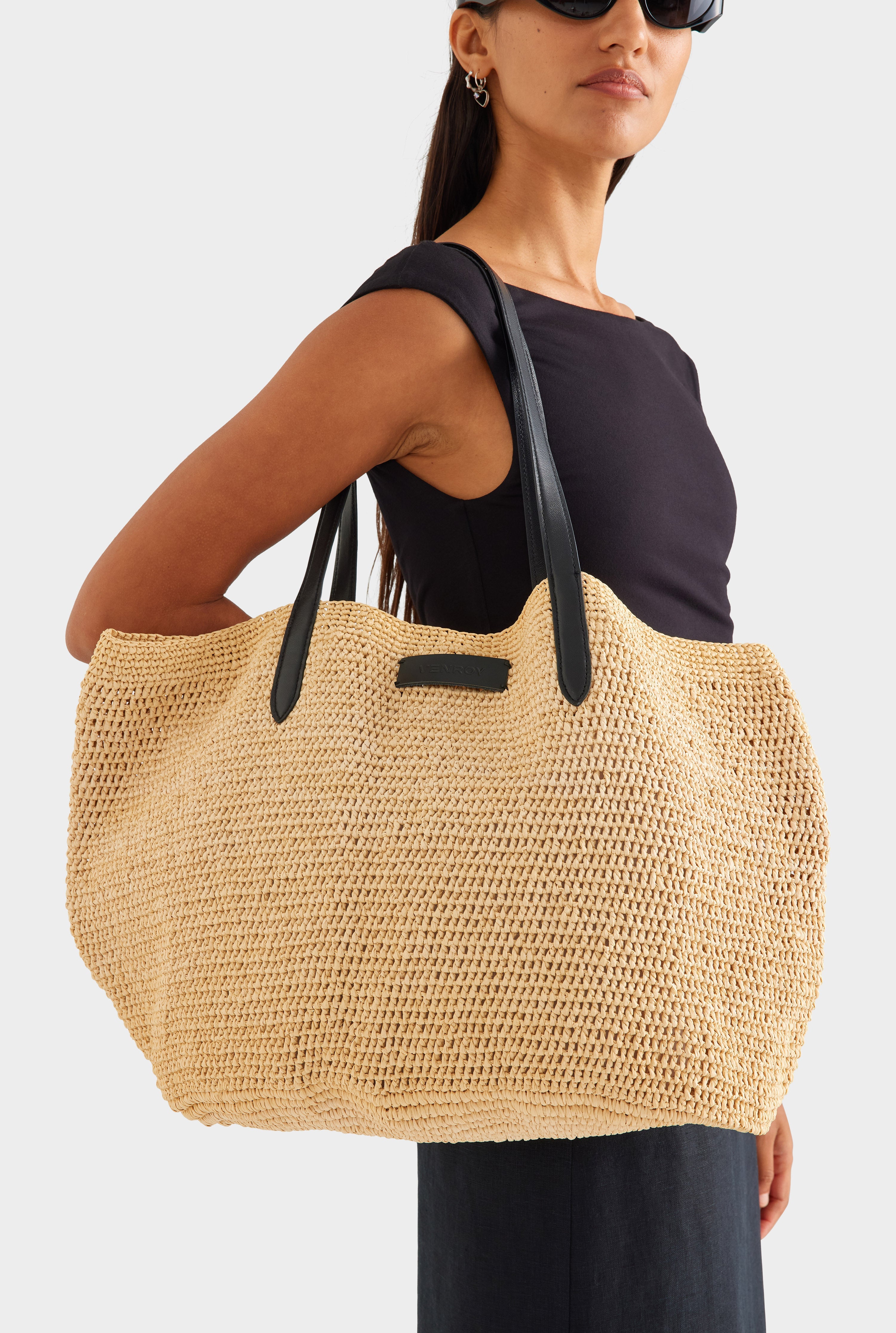 Large Raffia Tote - Natural/Black [[AU_MEDIA:gid://shopify/MediaImage/27957286305879]]