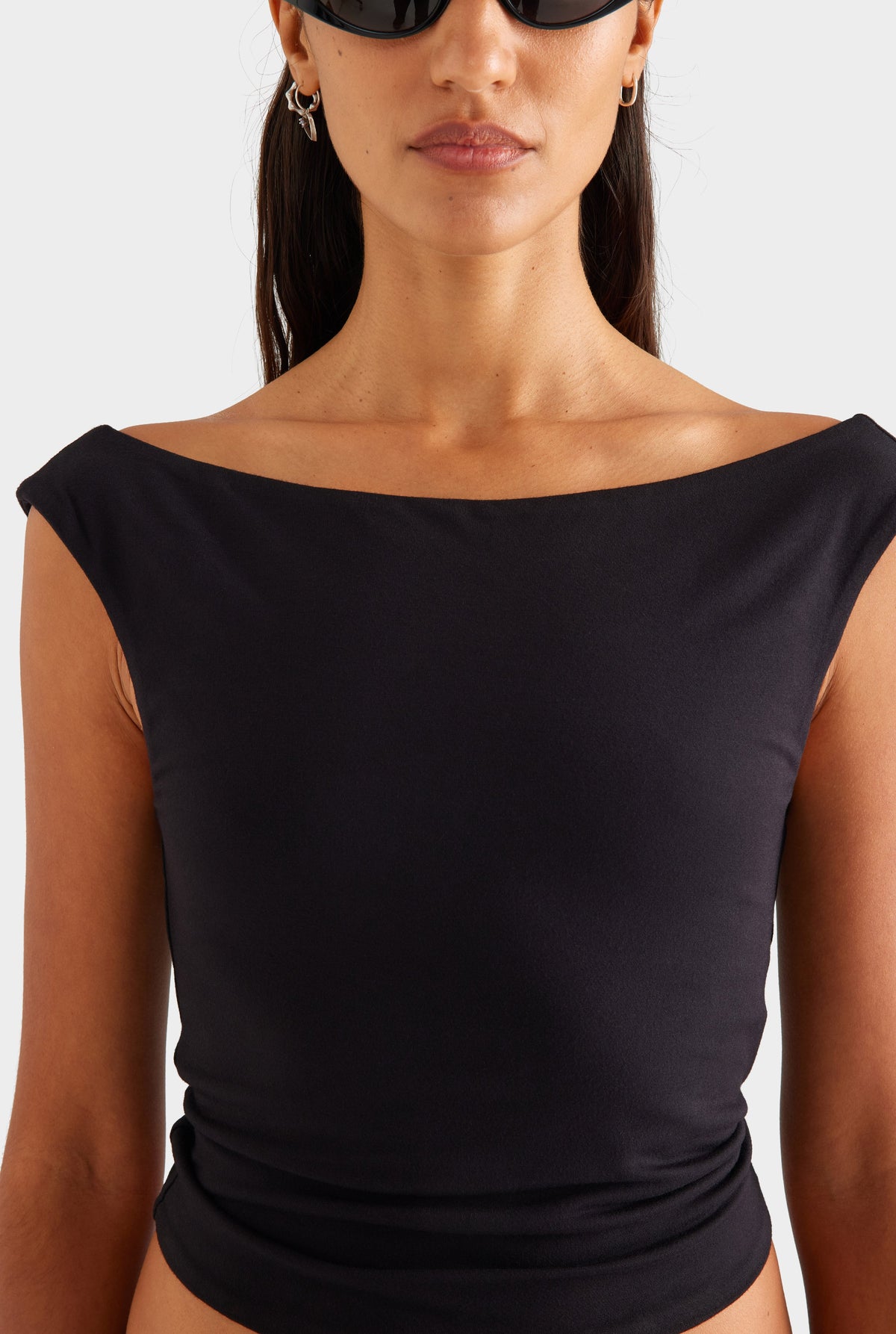 Twist Back Boat Neck Top - Black [[AU_MEDIA:gid://shopify/MediaImage/27756849004631]]