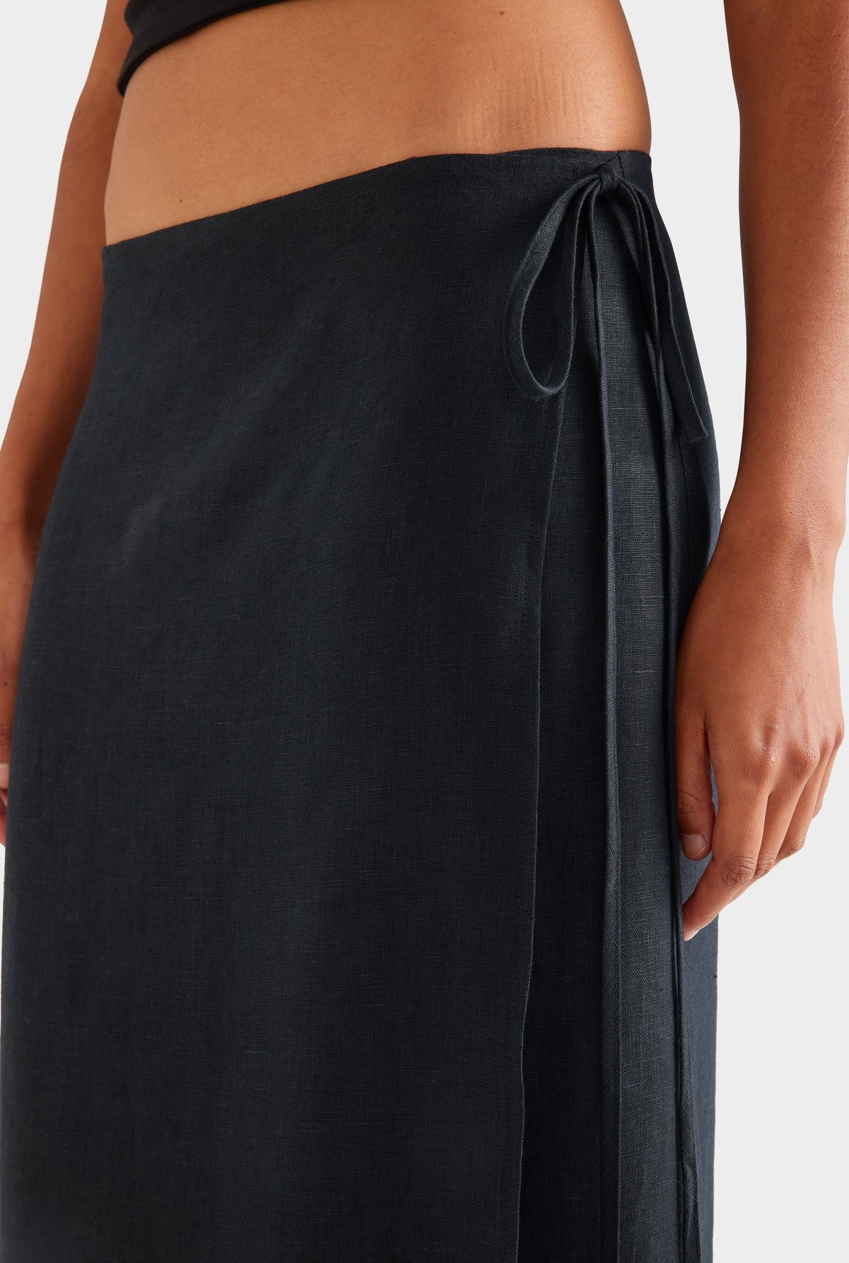 Linen Wrap Maxi Skirt - Black [[AU_MEDIA:gid://shopify/MediaImage/27756949864535]]