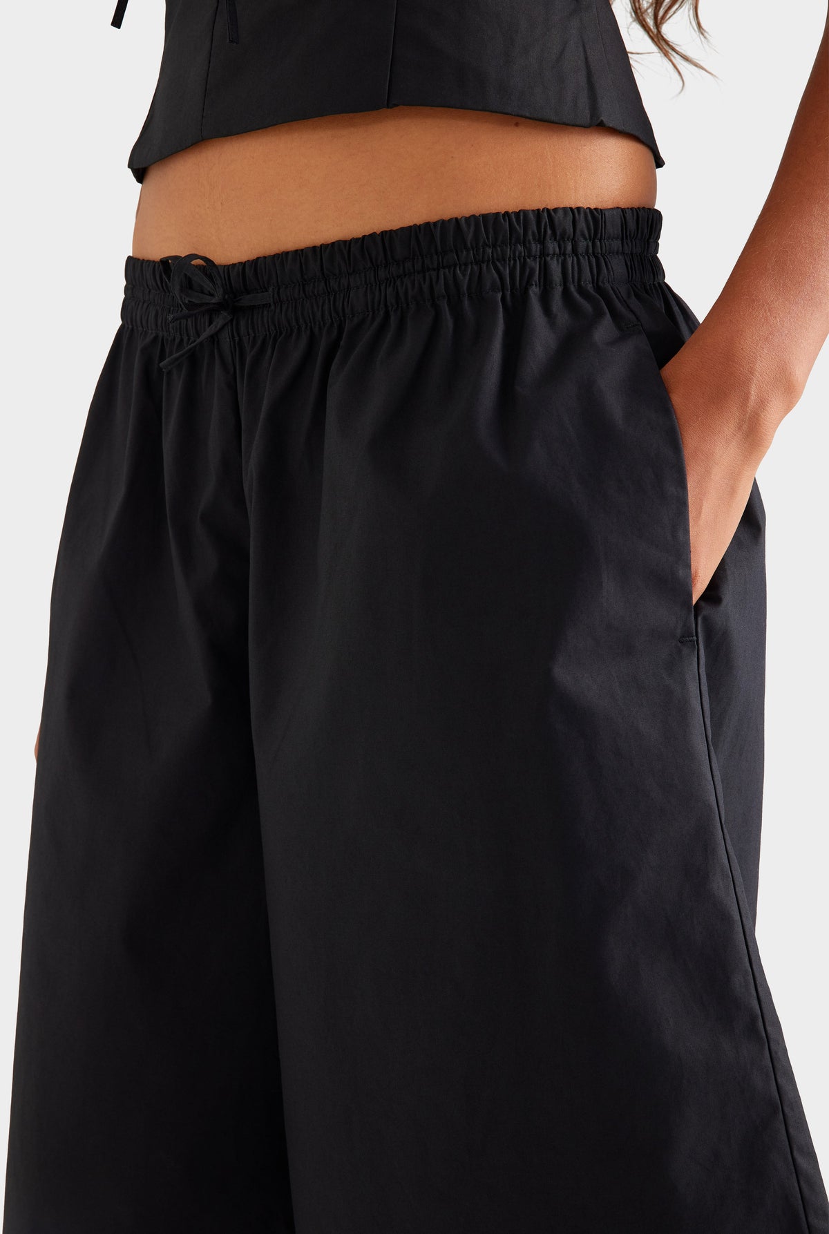 Cotton Bermuda Short - Black [[AU_MEDIA:gid://shopify/MediaImage/27756876038231]]