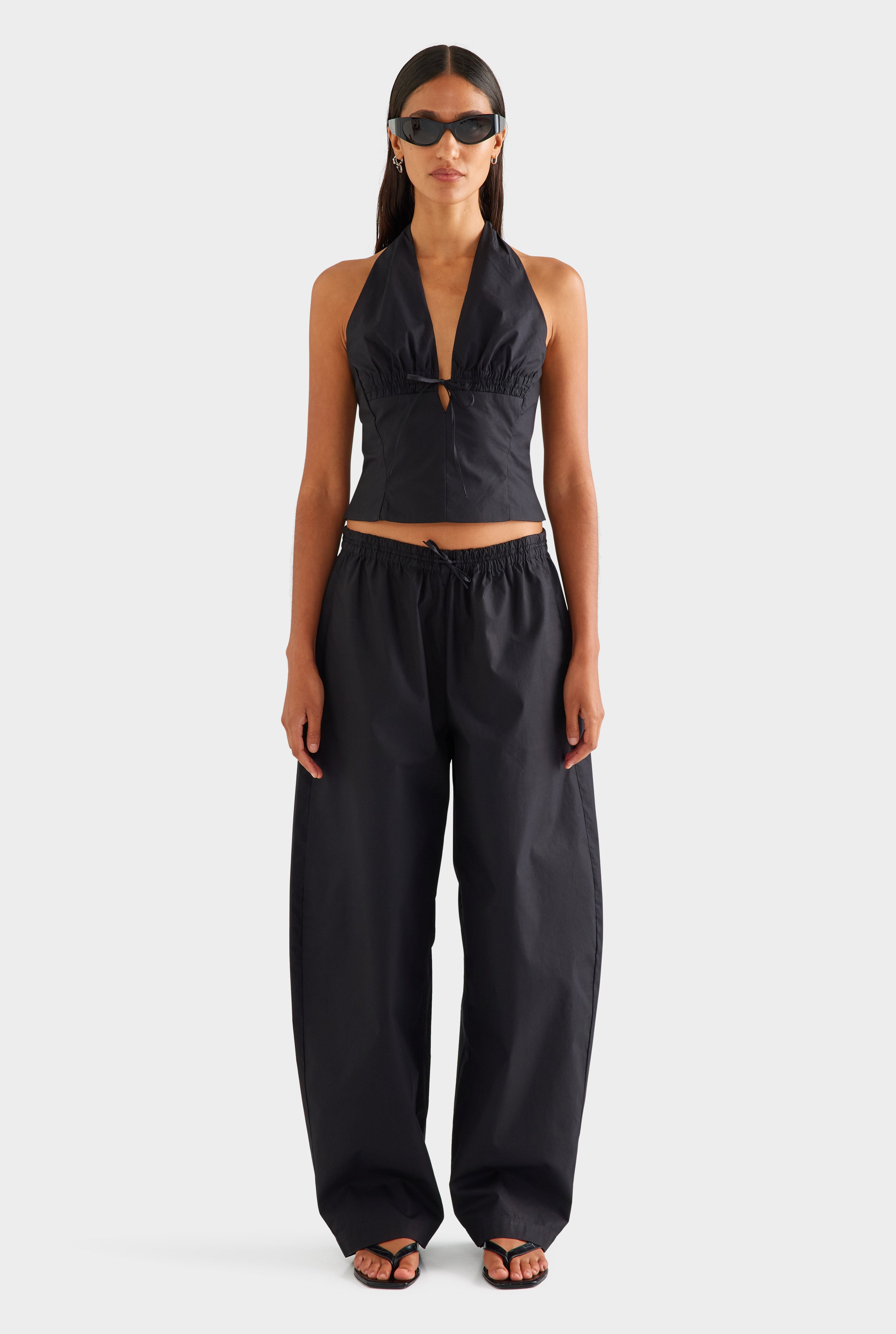 Cotton Barrel Leg Pant - Black [[AU_MEDIA:gid://shopify/MediaImage/27756876202071]]
