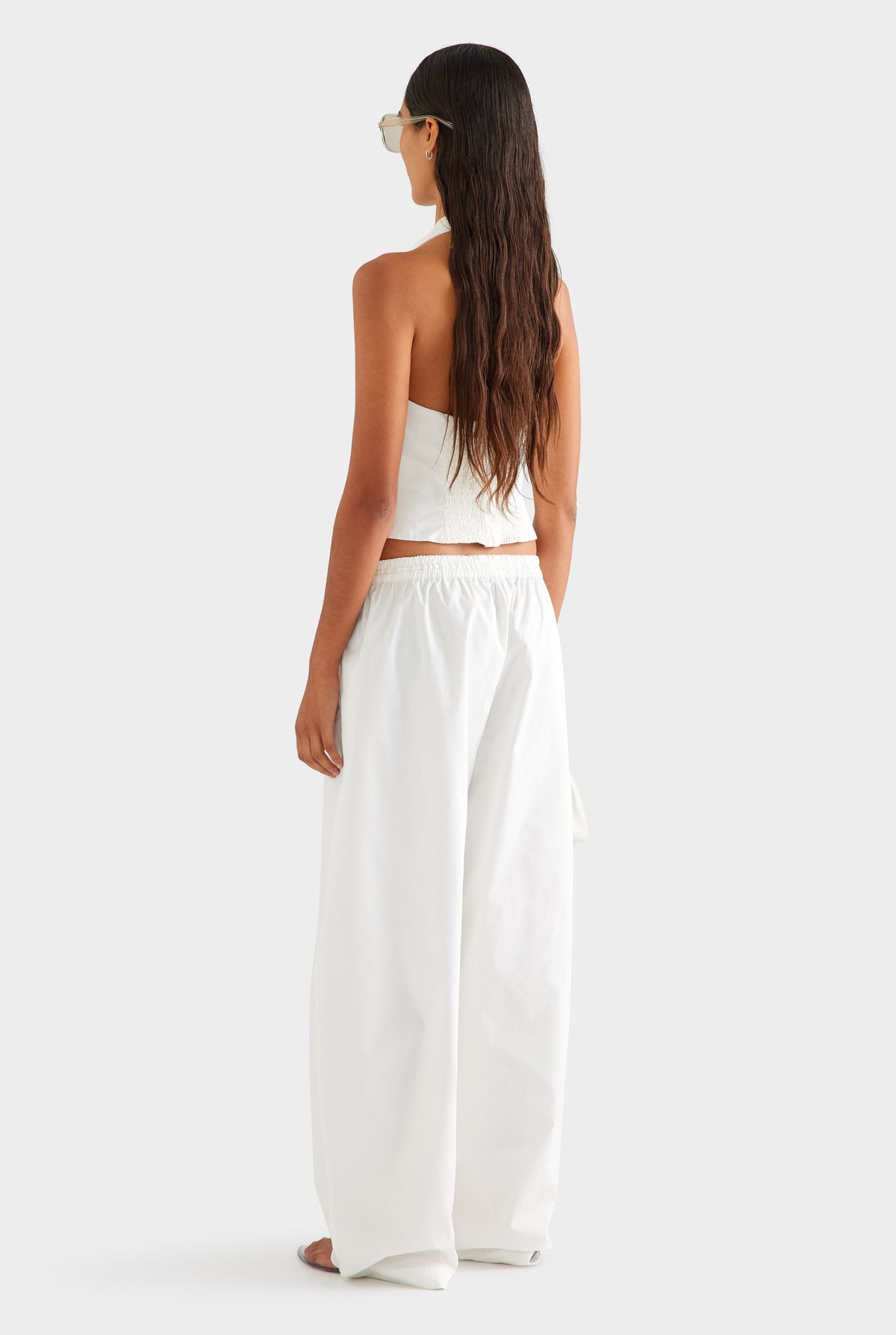 Cotton Barrel Leg Pant - White [[AU_MEDIA:gid://shopify/MediaImage/27756877807703]]