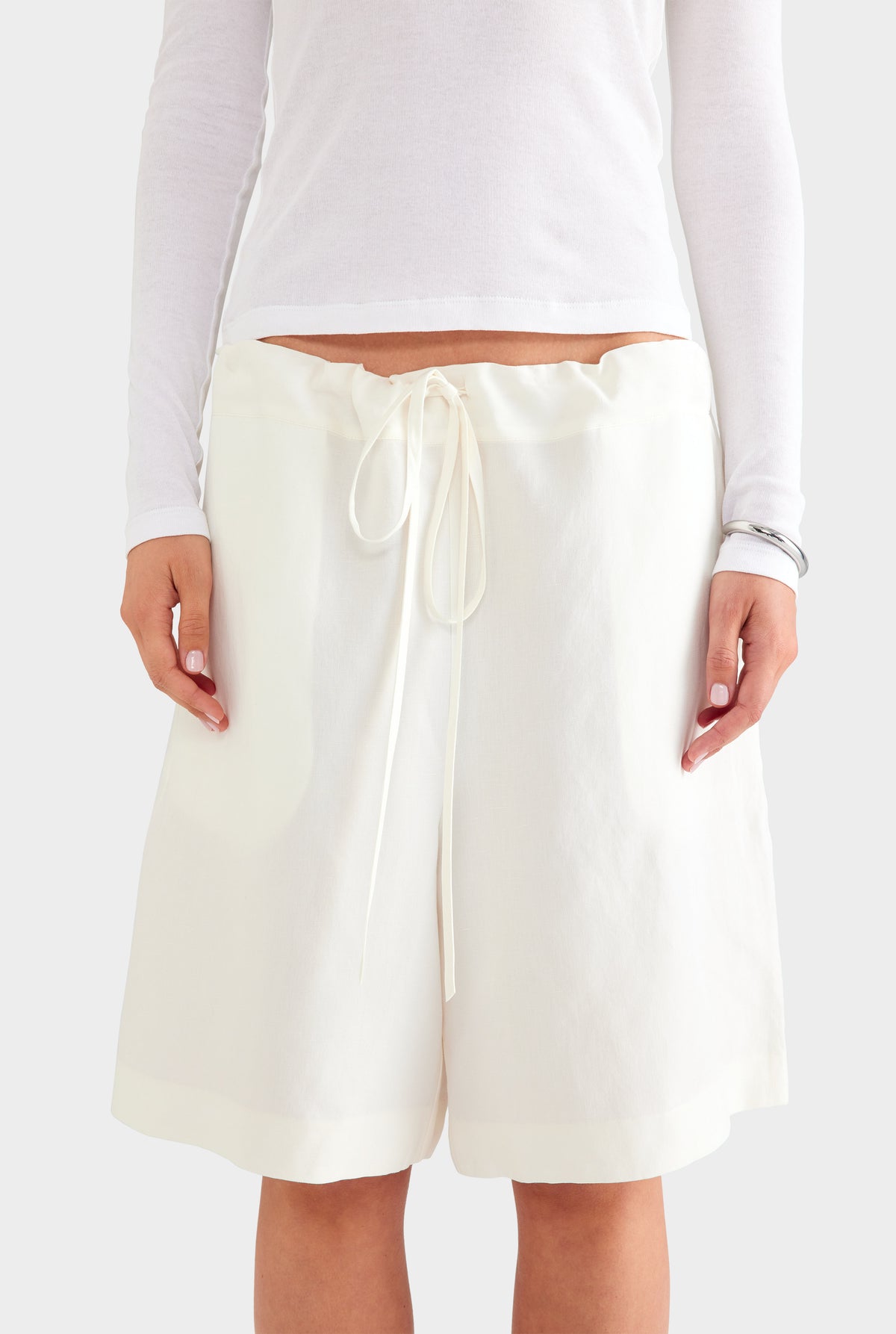 Linens Short With Drawstring Silk Linen Drawstring Short in Cream | Venroy – VENROY US