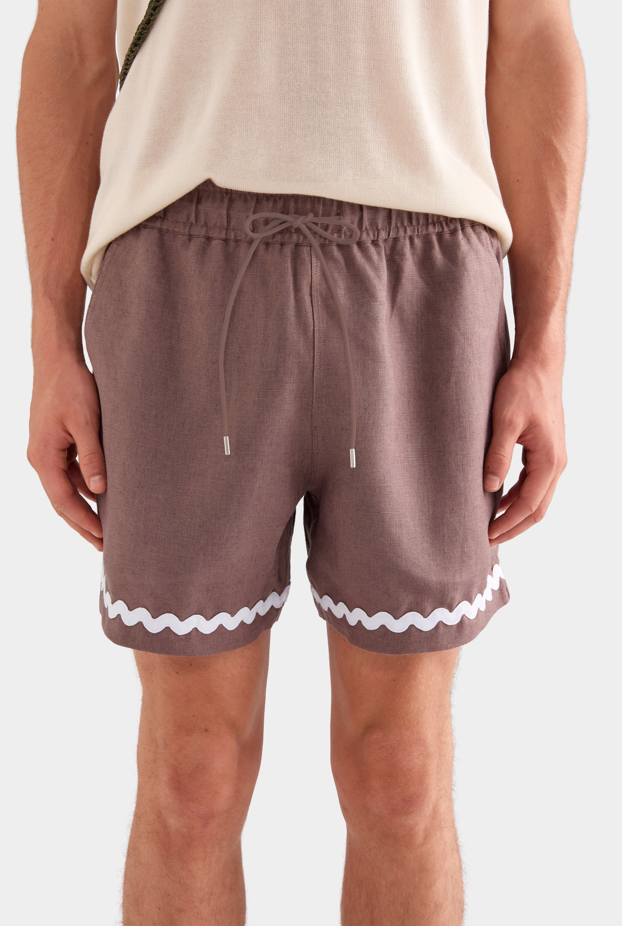 Trim Detail Linen Lounge Short - Iron/White