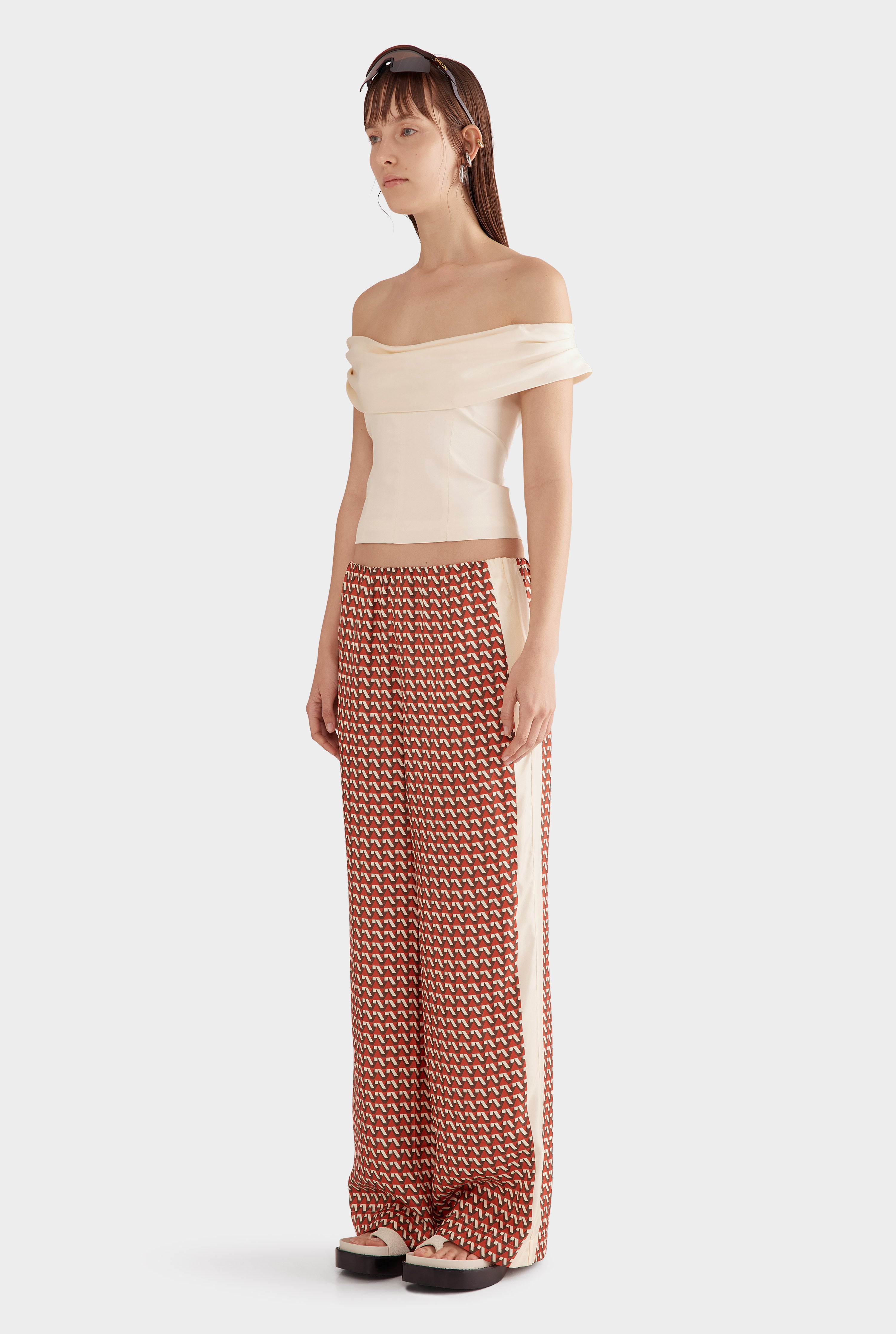 Silk Relaxed Pant - Cocoa/Red V Monogram